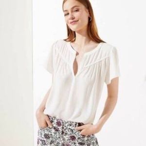 Loft Ann Taylor Flutter Sleeve Mixed Media Top in Whisper White. Size S.